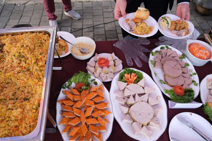Các món giò chả truyền thống cũng nhận được sự yêu thích của thực khách