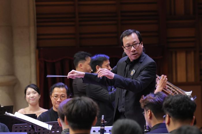 Nhạc trưởng Kim Xuân Hiếu