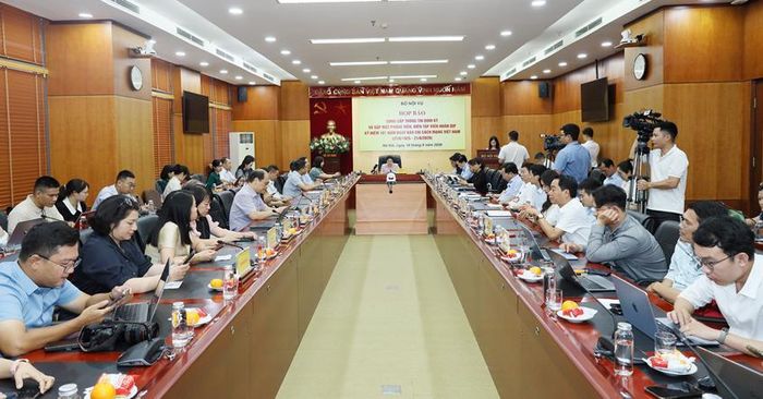 Bộ Nội vụ tổ chức họp báo cung cấp thông tin định kỳ