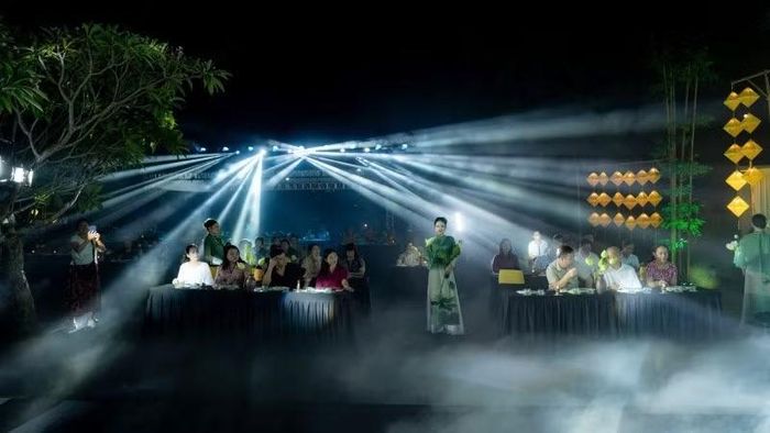 "Ngự Liên Thức Thủy” không chỉ tôn vinh vẻ đẹp và giá trị văn hóa của sen Huế, mà còn góp phần làm mới sản phẩm du lịch.