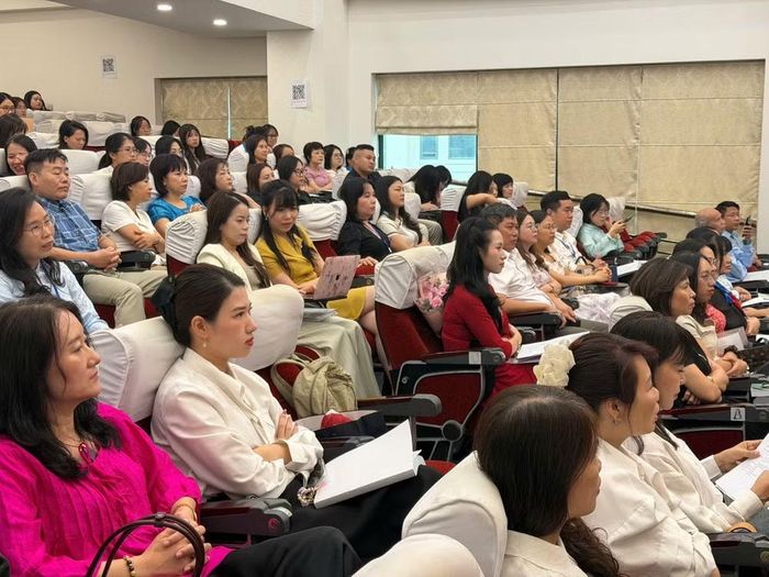 Đông đảo đại biểu tham dự hội thảo.