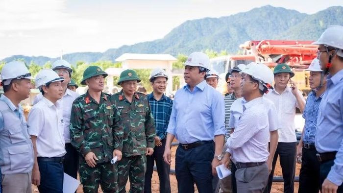 Chủ tịch UBND thành phố Huế Nguyễn Khắc Toàn phát động cao điểm 40 ngày đêm, bảo đảm công trình đúng tiến độ
