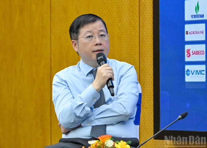 Tổng Giám đốc Đài Truyền hình Việt Nam Nguyễn Thanh Lâm phát biểu ý kiến tại phiên thảo luận.