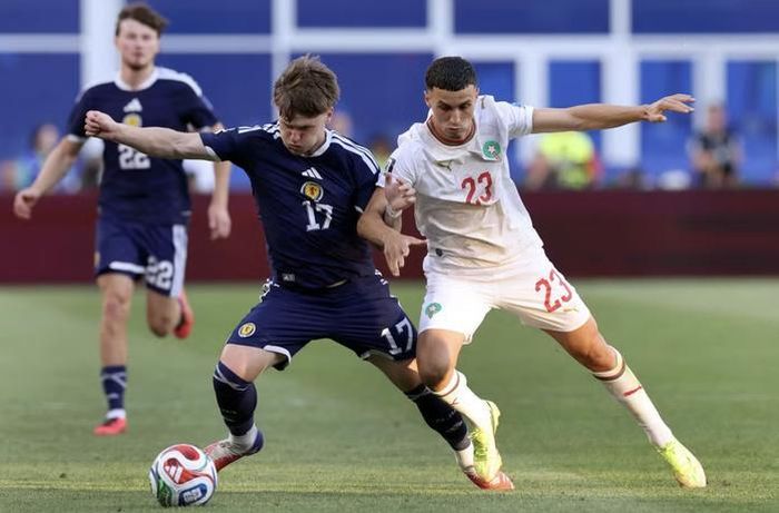 Bilal El Khannouss (23) mang đến nhiều tình huống thót tim cho hàng thủ Scotland