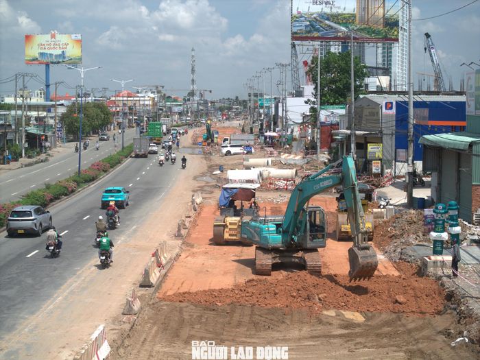 Quốc lộ 13 là tuyến giao thông huyết mạch kết nối TPHCM với Bình Dương và Bình Phước cũ, có tổng chiều dài hơn 145 km.