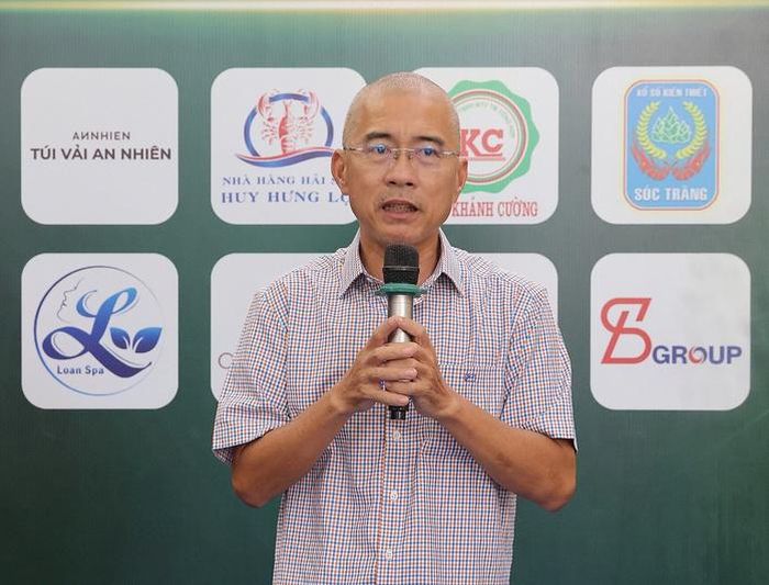 Ông Lê Phương Nguyên - Trưởng Văn phòng Tạp chí Gia Đình Việt Nam tại TP Cần Thơ, Trưởng Ban tổ chức giải - phát biểu tại lễ khai mạc