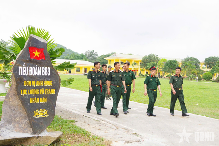 Khuôn viên Tiểu đoàn 3, Trung đoàn 246 được đầu tư xây dựng chính quy, xanh, sạch, đẹp.