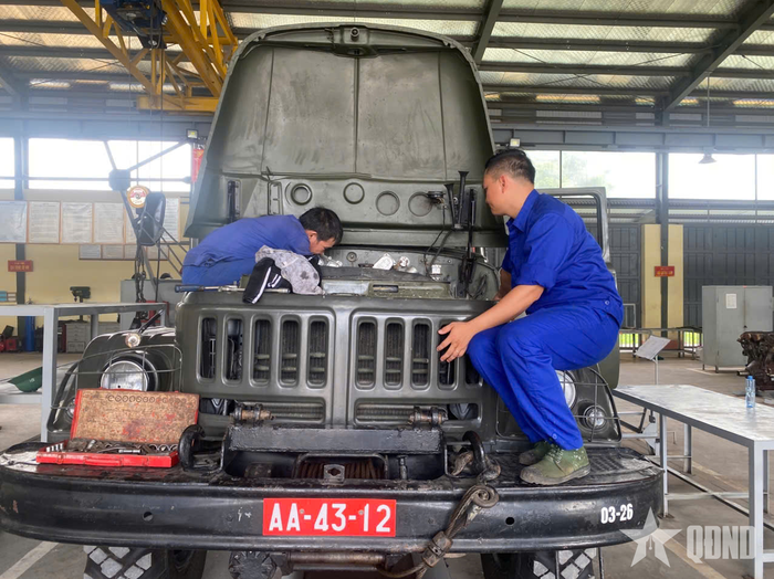 Ngoài xe tăng, các phương tiện khác của Lữ đoàn 203 cũng được bảo đảm kỹ thuật chu đáo và cho hệ số kỹ thuật cao. 