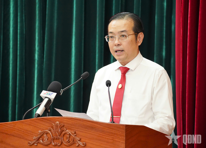 Đồng chí Lê Văn Minh, Tổng giám đốc Báo và Phát thanh, truyền hình TP Hồ Chí Minh phát biểu nhận nhiệm vụ.