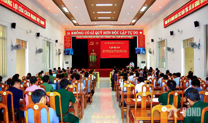Quang cảnh tập huấn.