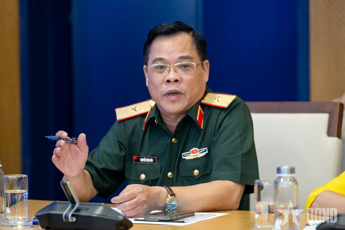 Thiếu tướng, PGS, TS Nguyễn Văn Sáu phát biểu.
