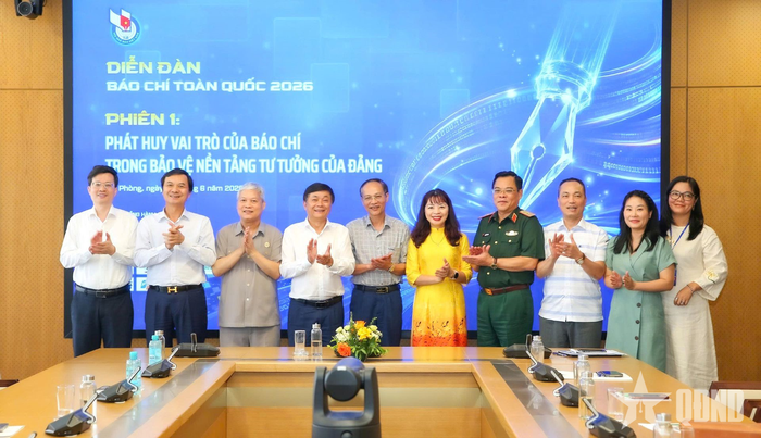 Đại biểu tham dự tọa đàm.