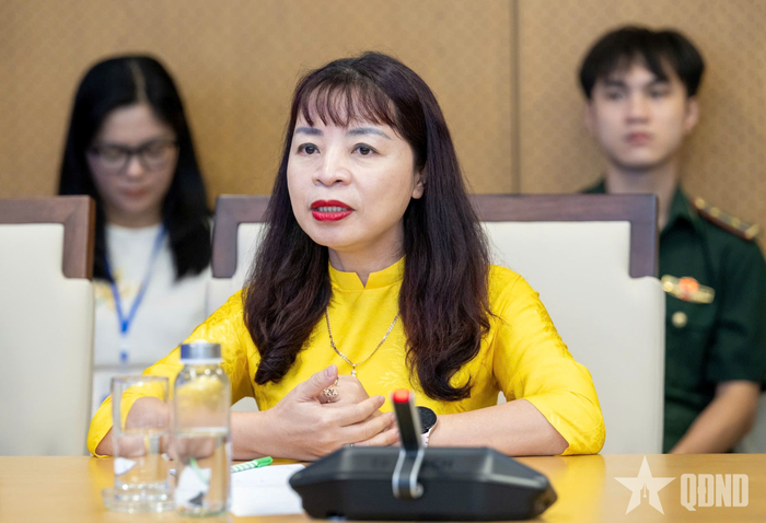 PGS, TS Đặng Thu Hương phát biểu.
