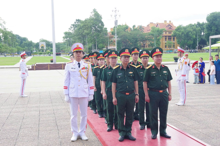 Đoàn do Đại tá Nguyễn An Ngọc, Bí thư Đảng ủy, Phó chủ nhiệm Hậu cần, Kỹ thuật, Học viện Chính trị làm Trưởng đoàn. 