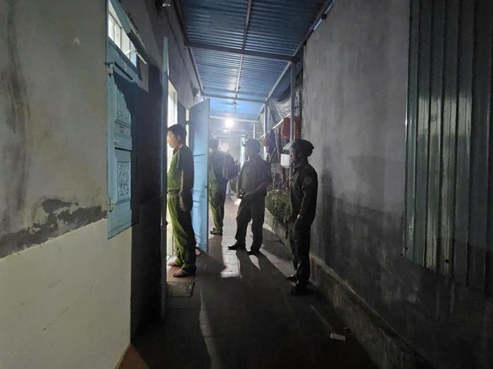 Các tổ công tác lần lượt ra quân.