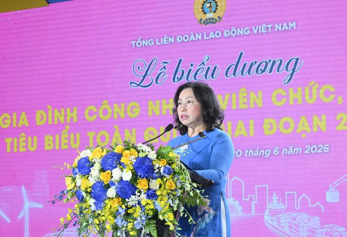 Phó Chủ tịch Tổng LĐLĐ Việt Nam Thái Thu Xương phát biểu tại chương trình. Ảnh: VIỆT DŨNG