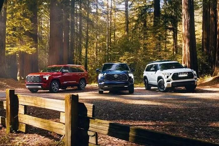 Dù mức tăng trong đợt này được đánh giá là tương đối nhẹ, Toyota không bổ sung thêm trang bị hay nâng cấp đáng kể nào cho các mẫu xe.