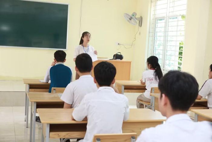 Thí sinh tham gia kỳ thi tuyển sinh vào lớp 10 năm 2026 tại Hà Nội. Ảnh: Đình Tuệ.