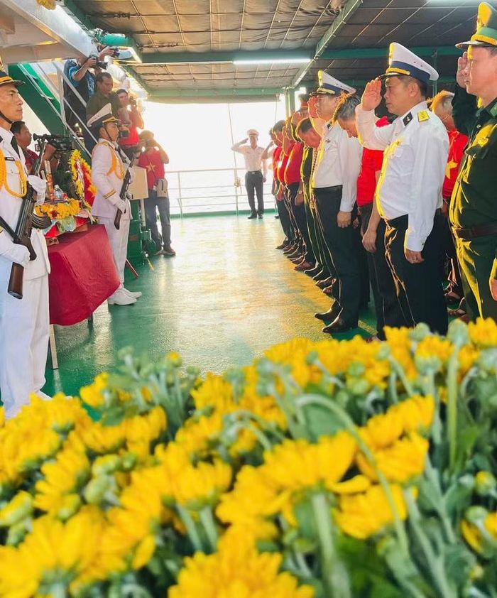 Đặc biệt, những bài viết, phóng sự được thực hiện không chỉ nhằm truyền tải thông tin mà còn góp phần khơi dậy niềm tự hào dân tộc, nâng cao nhận thức cộng đồng về vai trò, vị trí chiến lược của biển đảo Việt Nam.