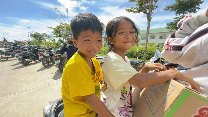 Mỗi chuyến đi nhân đạo luôn mang theo mong muốn được góp một phần nhỏ bé để động viên, tiếp thêm niềm tin và nghị lực cho những người đang cần sự sẻ chia của cộng đồng.