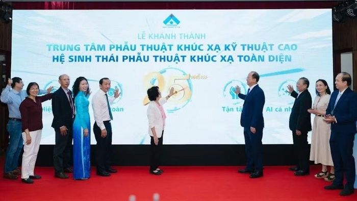 Bệnh viện đưa vào vận hành Trung tâm Phẫu thuật Khúc xạ kỹ thuật cao.