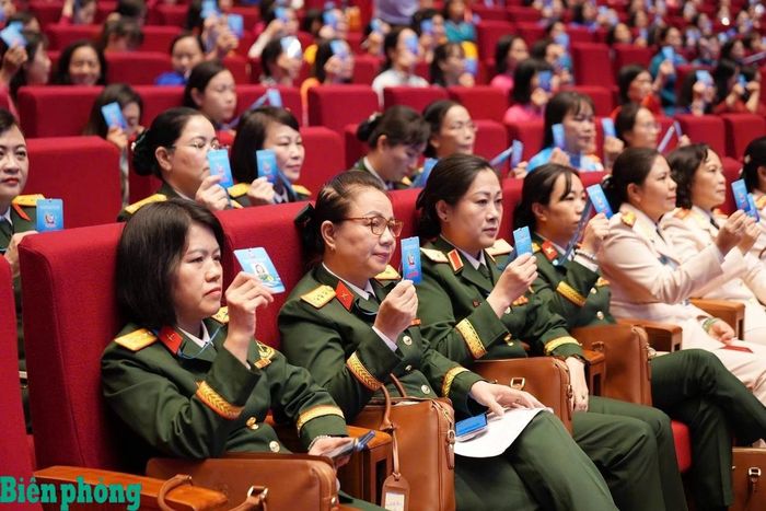 Các đại biểu phụ nữ Quân đội tại Đại hội. Ảnh: PVH