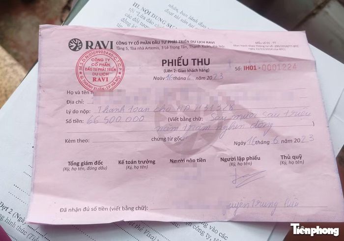 Phiếu thu hơn 60 triệu đồng bà L. nộp.