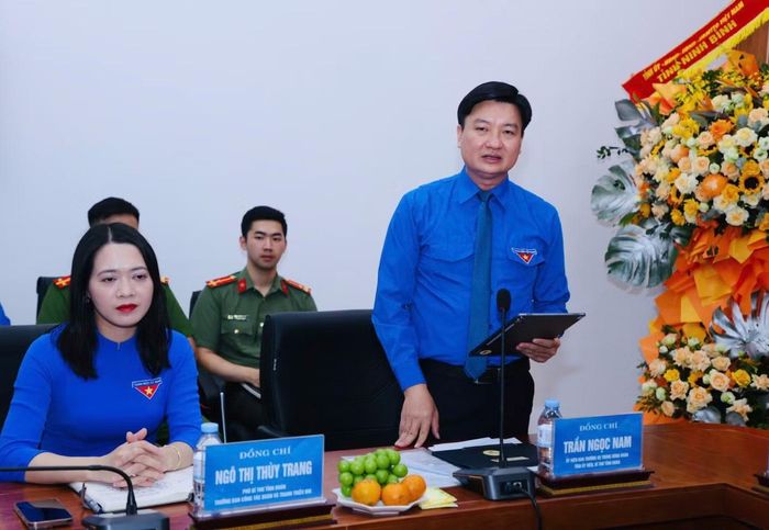 Anh Trần Ngọc Nam thay mặt đoàn đại biểu báo cáo tóm tắt công tác chuẩn bị tham dự đại hội.