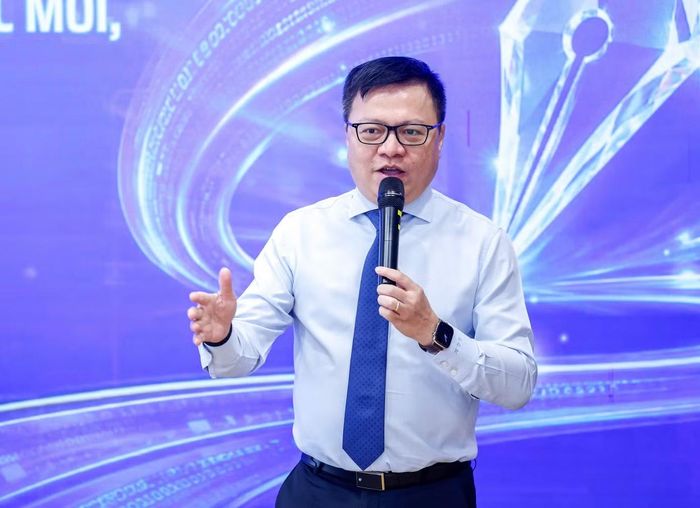 Ông Lê Quốc Minh trao đổi tại phiên thảo luận số 4.