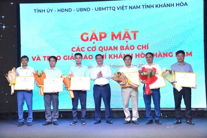 Các giả, nhóm tác giả đạt giải C, Giải Báo chí Khánh Hòa năm 2026.