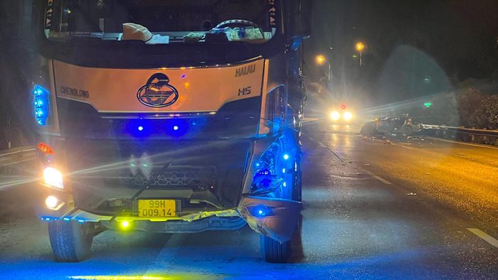 Chiếc xe tải gây tai nạn.