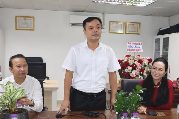 Ông Tạ Anh Tuấn, Phụ trách Văn phòng đại diện Báo Công lý tại TP.HCM phát biểu đáp từ