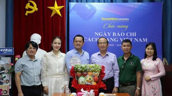 Hiệp hội Quảng cáo TP.HCM đến thắm và chúc mừng