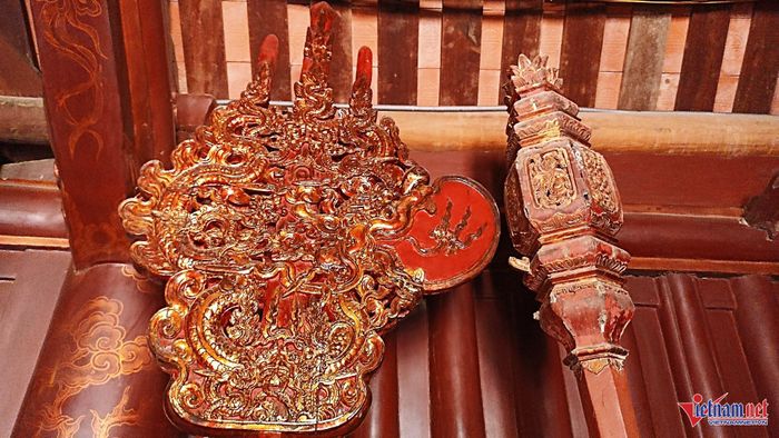 Đây là hiện vật gốc độc bản, mang giá trị đặc biệt của giai đoạn hoàng kim trong nghệ thuật điêu khắc gỗ dân gian Việt Nam.