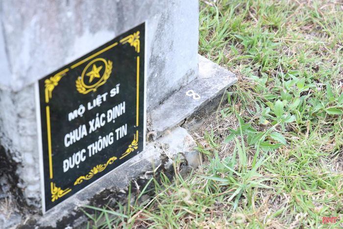 Công việc đánh số thứ tự cho các ngôi mộ chưa xác định được thông tin đã được hoàn tất.
