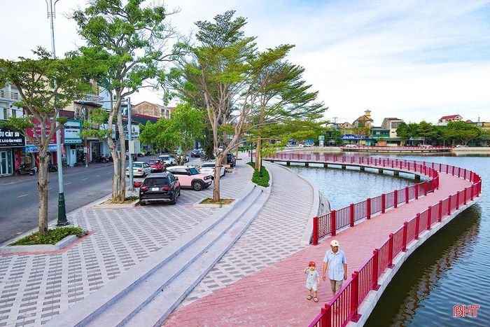 Nơi đây trở thành điểm hẹn quen thuộc của người dân ở nhiều lứa tuổi.