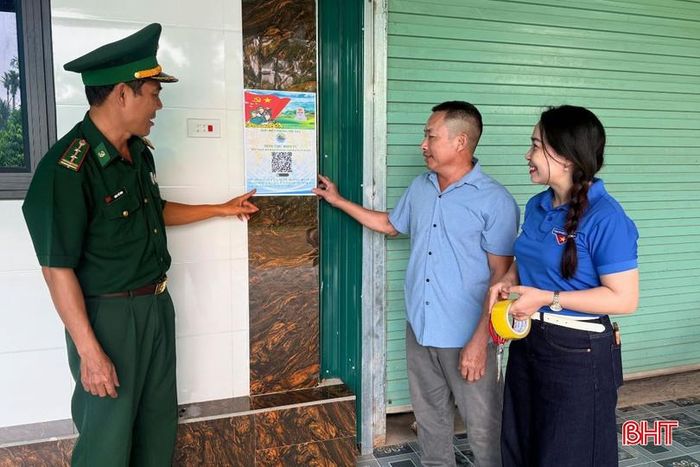  “Hòm thư điện tử tiếp nhận tin báo, tố giác tội phạm” cũng đã được triển khai tại nhiều khu vực ở xã Hương Khê. 