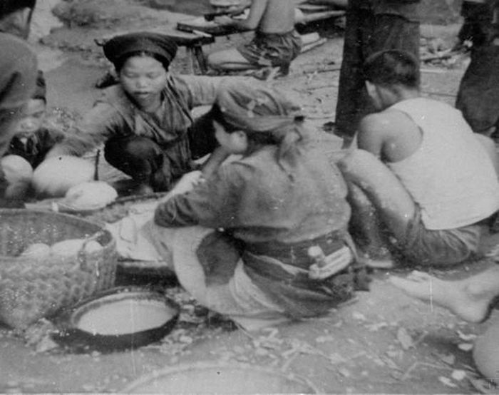 Cơm nắm từ bàn tay đồng bào thiểu số Việt Bắc. Ảnh: Nguyễn Đăng Bẩy