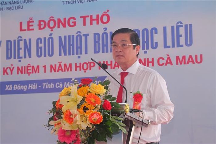 Ông Huỳnh Chí Nguyện, Phó Chủ tịch UBND tỉnh Cà Mau phát biểu chỉ đạo tại buổi lễ. Ảnh: Chanh Đa/TTXVN