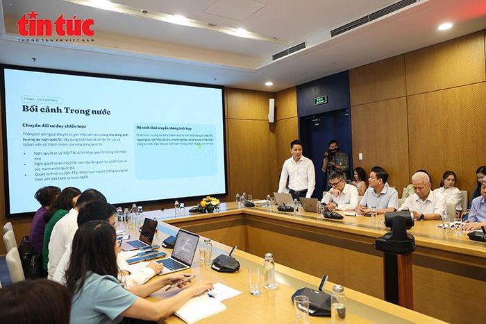 Phó Cục trưởng Cục Thông tin cơ sở và Thông tin đối ngoại Nguyễn Văn Thuật phát biểu tại buổi tọa đàm.