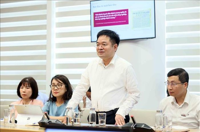 Nhà báo Nguyễn Văn Minh, Tổng Biên tập Báo Công Thương phát biểu. Ảnh: An Đăng/TTXVN