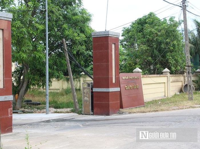 Dù được đầu tư hơn 100 tỷ đồng để nâng cấp, mở rộng, cảng cá Cửa Hội (Nghệ An) hiện lại rơi vào cảnh đìu hiu.
