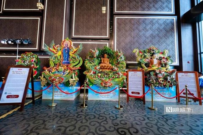 Lễ hội Nghệ nhân Tạo hình Trái cây quy tụ 19 tác phẩm của các nghệ nhân và tác giả trong, ngoài tỉnh, thành trên cả nước. Theo ban tổ chức, đây là một trong những cuộc thi tạo hình trái cây có quy mô lớn nhất từ trước đến nay tại Việt Nam. Để khích lệ tinh thần sáng tạo, ban tổ chức dành tới 25 giải thưởng với tổng giá trị 400 triệu đồng.