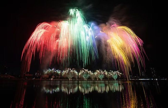 Apple Pyrotechnics Co., Ltd của Ma Cao (Trung Quốc) lựa chọn cách kể chuyện giàu chất điện ảnh với màn trình diễn "Celestial Journey to the West" (Tây Du Thiên Giới).