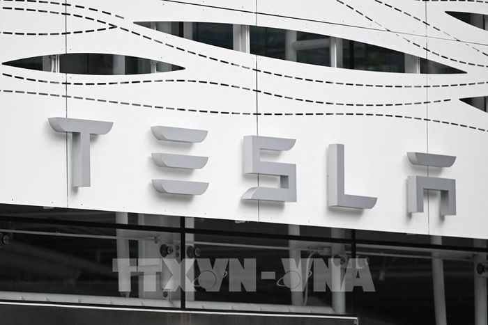 Một cửa hàng của Tesla tại Santa Monica, California, Mỹ. Ảnh: AFP/TTXVN