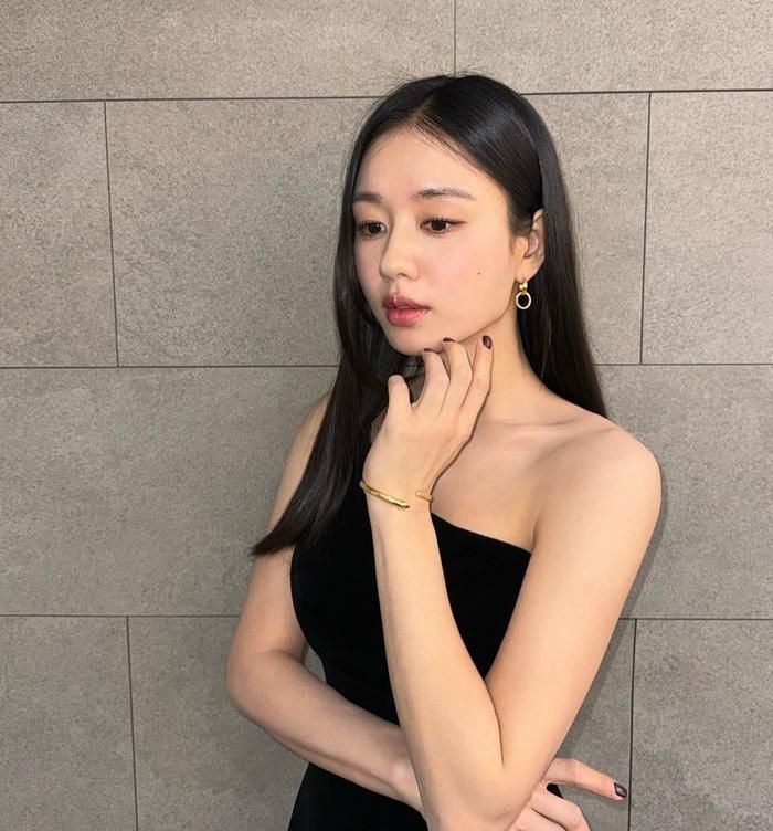 Ahn Eun Jin cách đây chưa lâu đã xác nhận tham gia bộ phim truyền hình mới của KBS2 mang tên Love Everyone Except You.