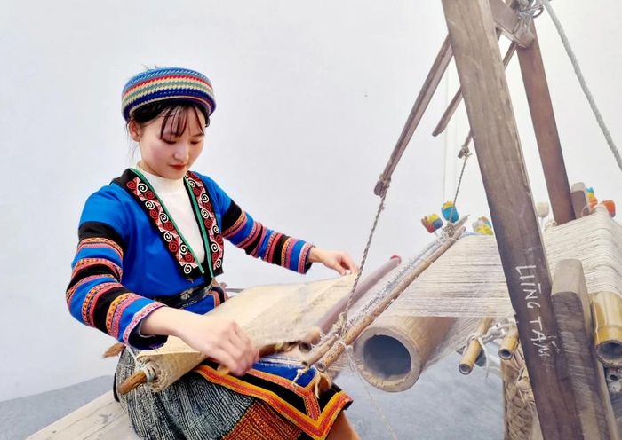 Phụ nữ dân tộc thiểu số phải đối mặt với nhiều "rào cản đa tầng" trong tiếp cận giáo dục và việc làm bền vững. Ảnh minh họa: Bảo Nguyên