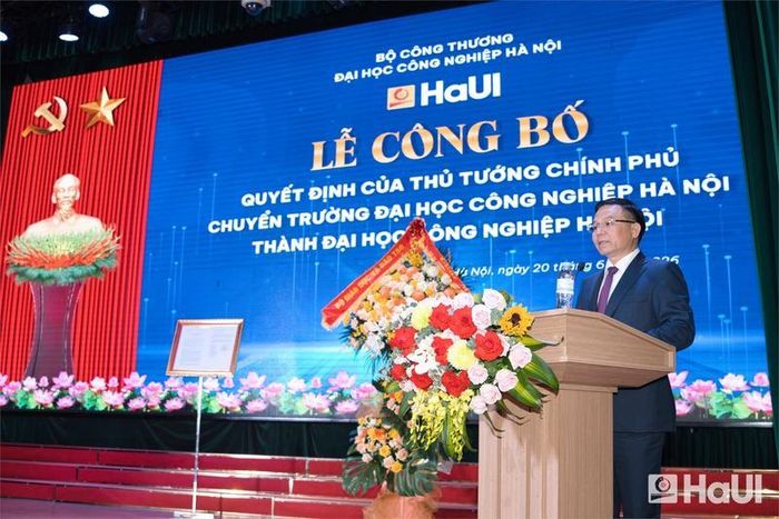 Đồng chí Lê Mạnh Hùng - Ủy viên Ban Chấp hành Trung ương Đảng, Bộ trưởng Bộ Công Thương phát biểu tại buổi lễ.