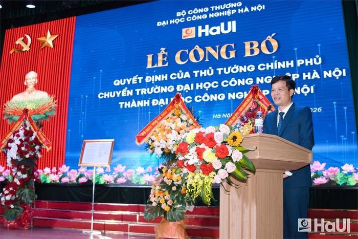 PGS.TS. Kiều Xuân Thực - Giám đốc Đại học Công nghiệp Hà Nội phát biểu tại buổi lễ.