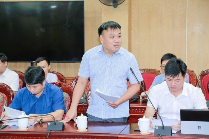Đại diện UBND xã Hoằng Tiến báo cáo tại hội nghị.